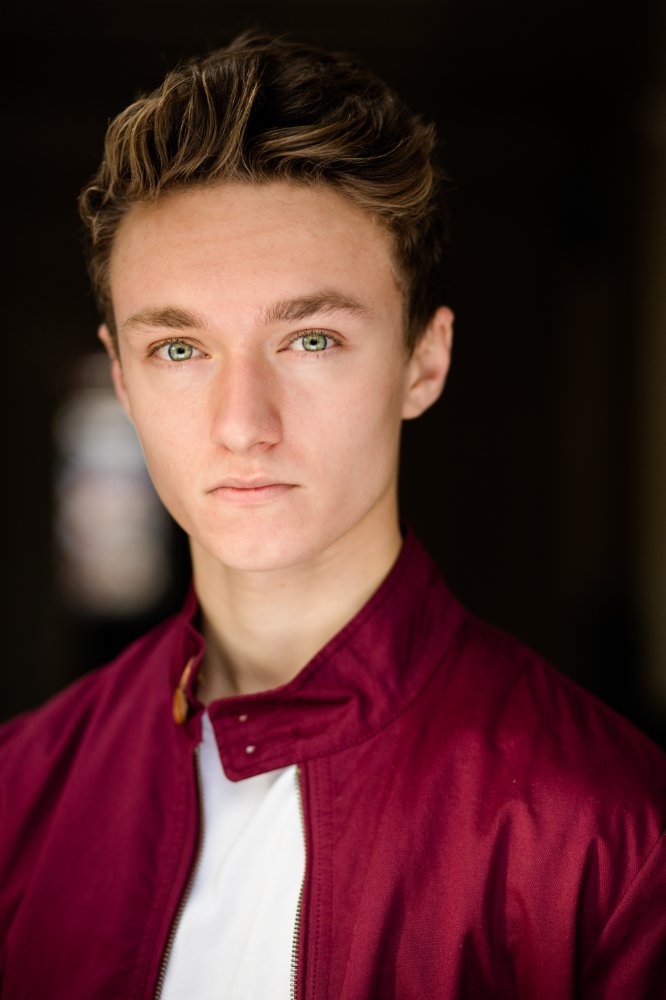 蜘蛛人汤姆霍兰德性向成谜?跟超帅好友harrison osterfield基情照起底