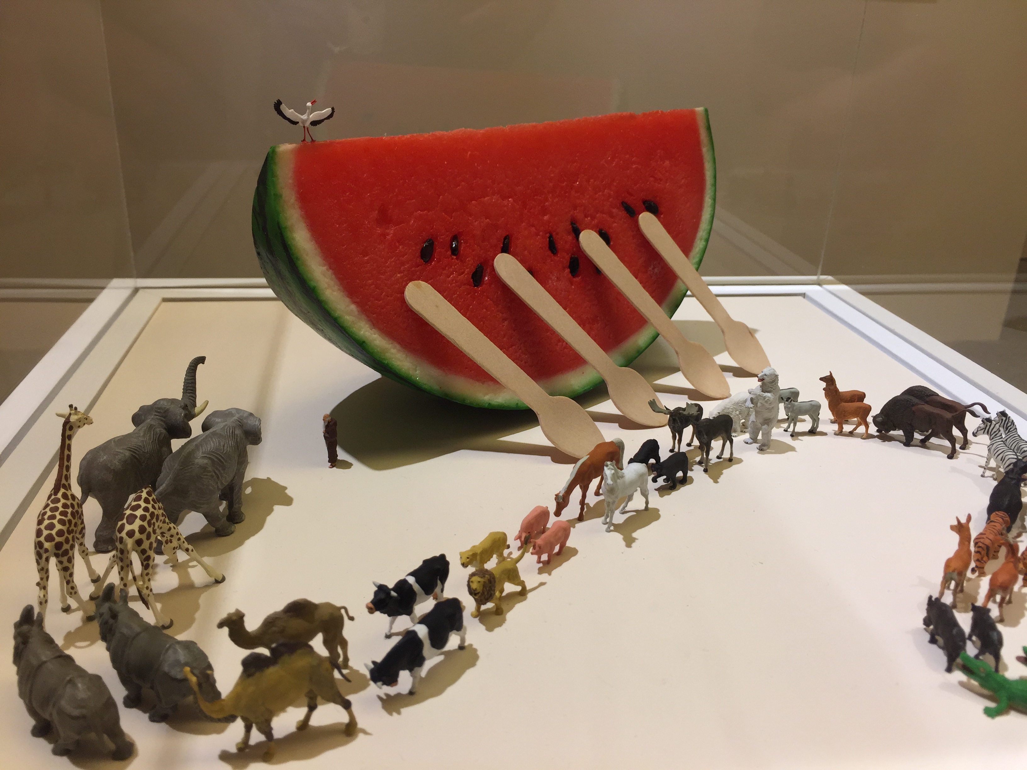 这次的展览有分实物展和摄影展,让观众不仅可以360度观赏作品的全貌