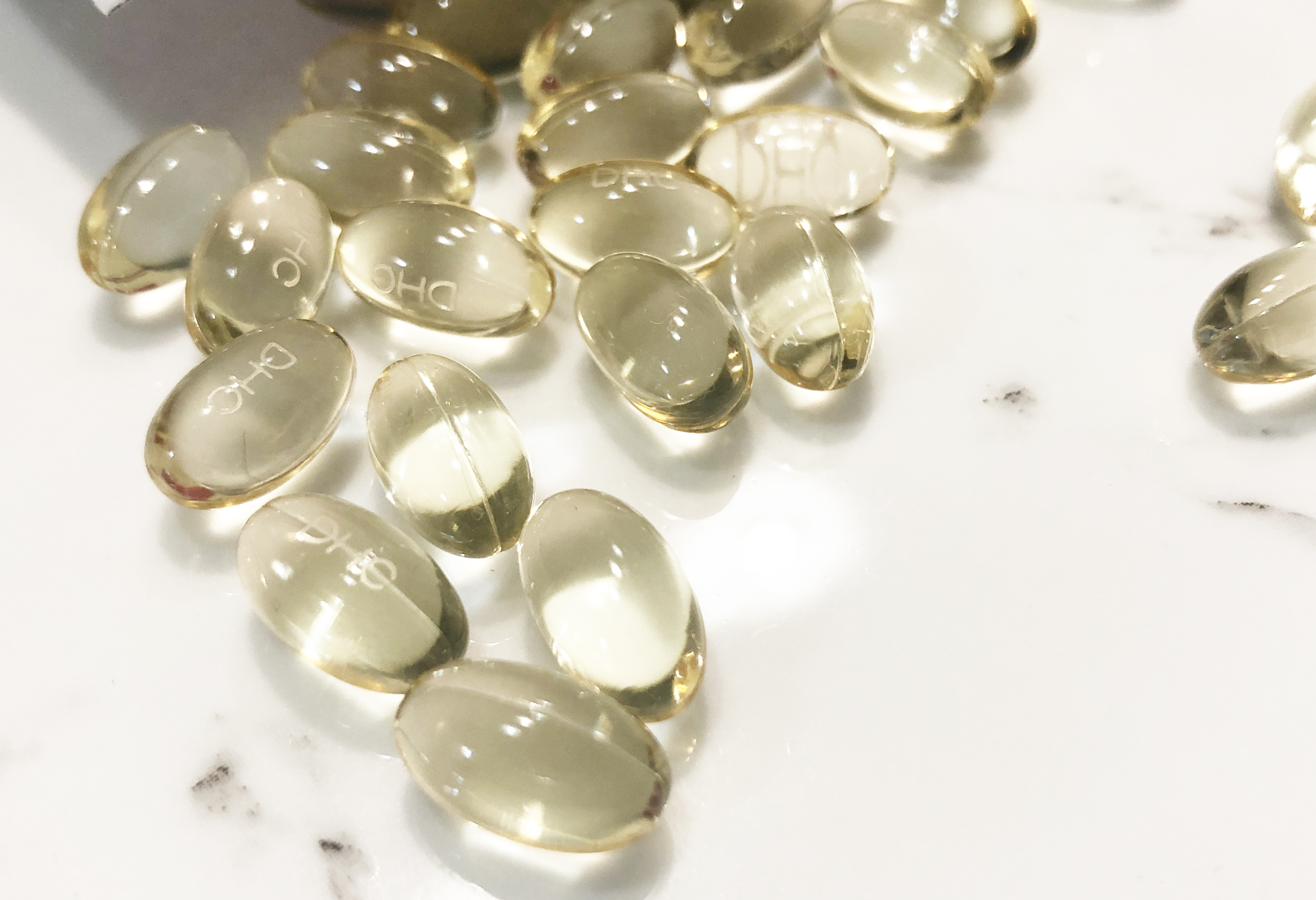 吃 好油 完勝美型身材 引爆女星超模美容話題的油類營養補充錠 好身材 健康 體態 美容話題 椰子油 美人計 妞新聞