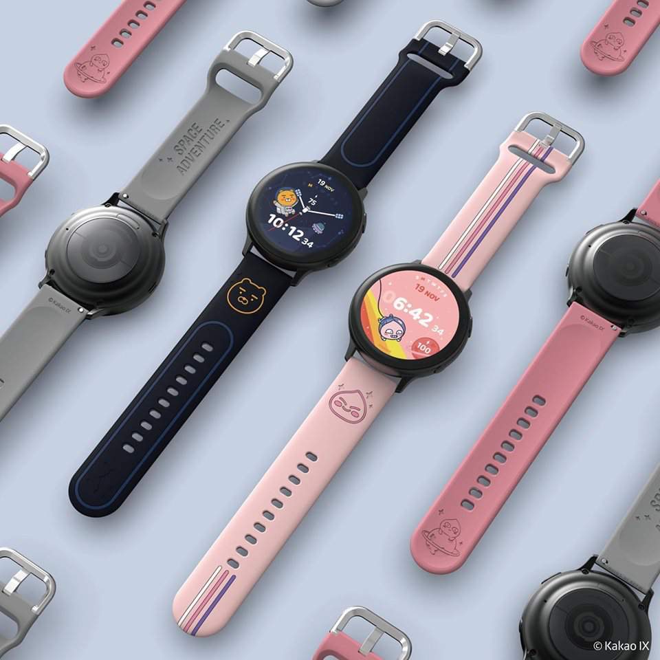 Kakao 三星银河系列第二枚炸弹 太空人 瑞安爬上了手机壳和智能手表可可朋友 瑞安 桃子 三星 银河 手机小姐